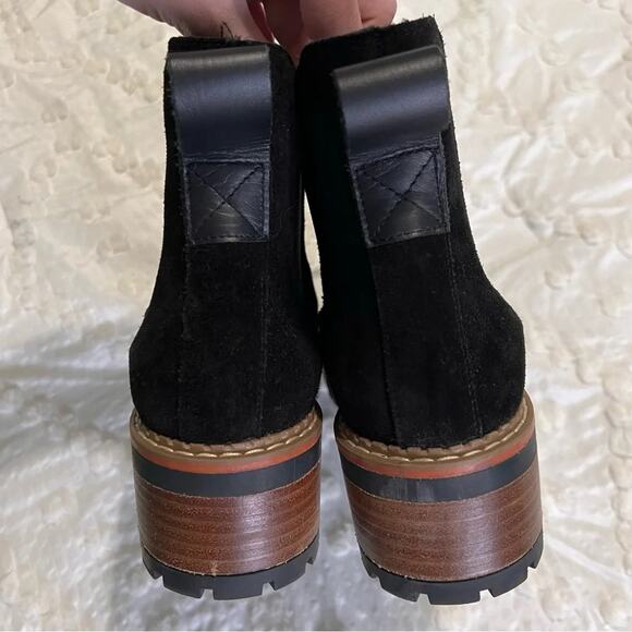 Bertuchi Black Suede Booties Size 39 - Picture 6 of 10